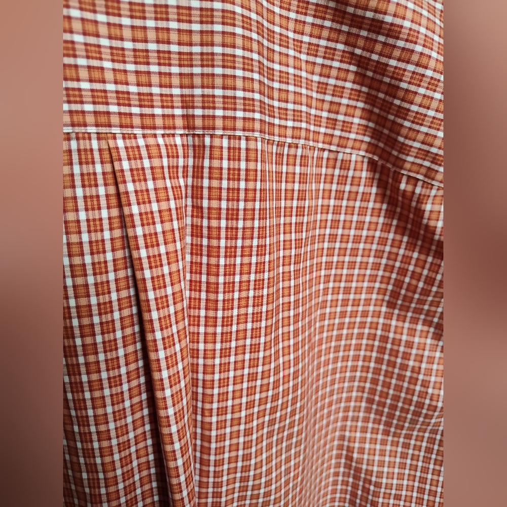 Eddie Bauer Men's L Relaxed Fit, Wrinkle Resistant Short Sleeve Button Down - Picture 4 of 4